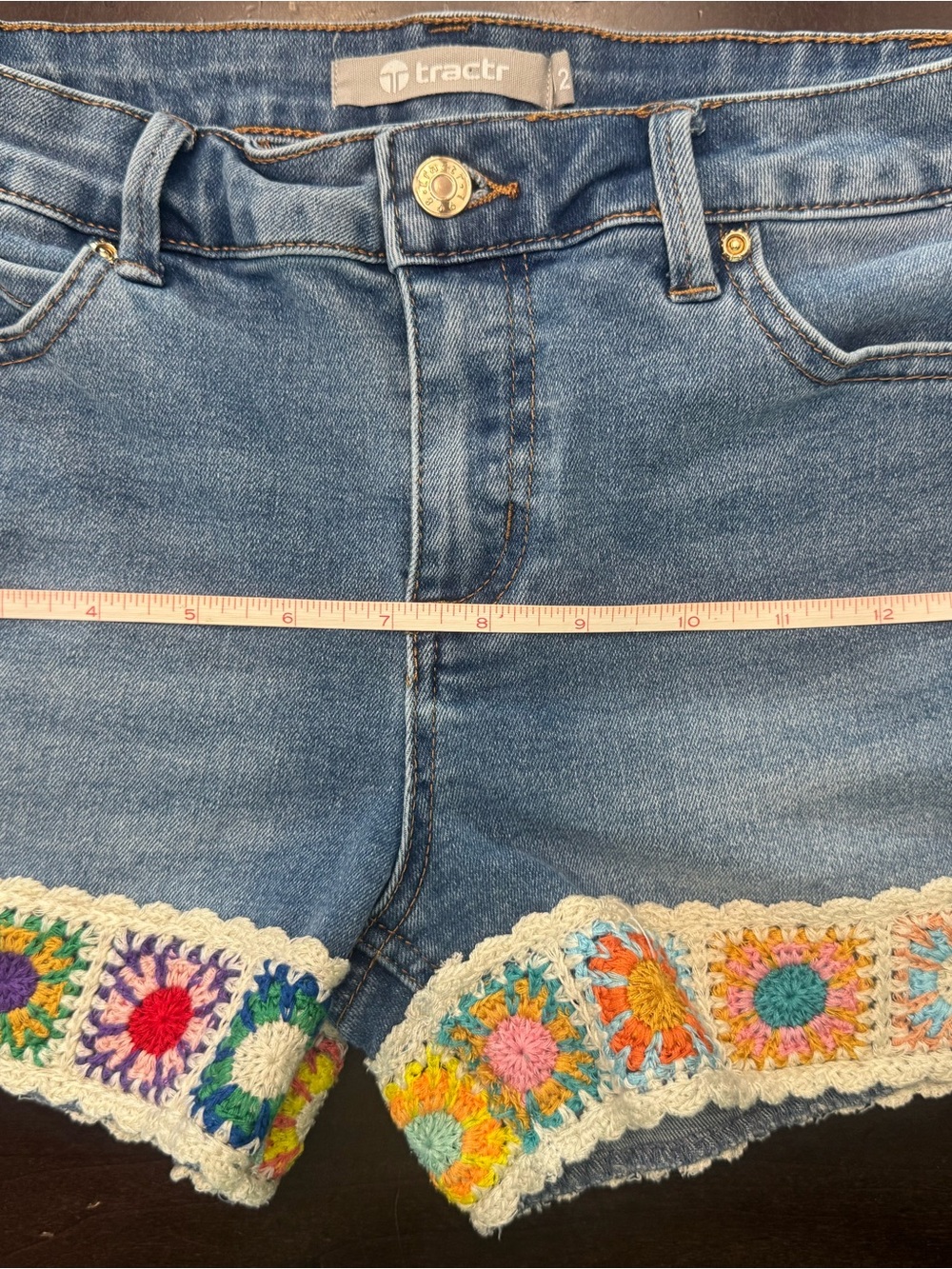 Tractr Girls Denim Shorts Size 12 Crochet Hem Boho Festival Light Wash Stretch - Picture 13 of 15